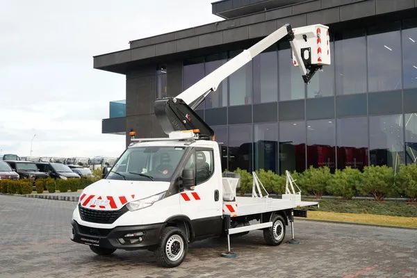 Iveco Daily 35 35-140 / ZWYŻKA / PodnoŚNIK Koszowy Klubb K26/ 4 Podpory /